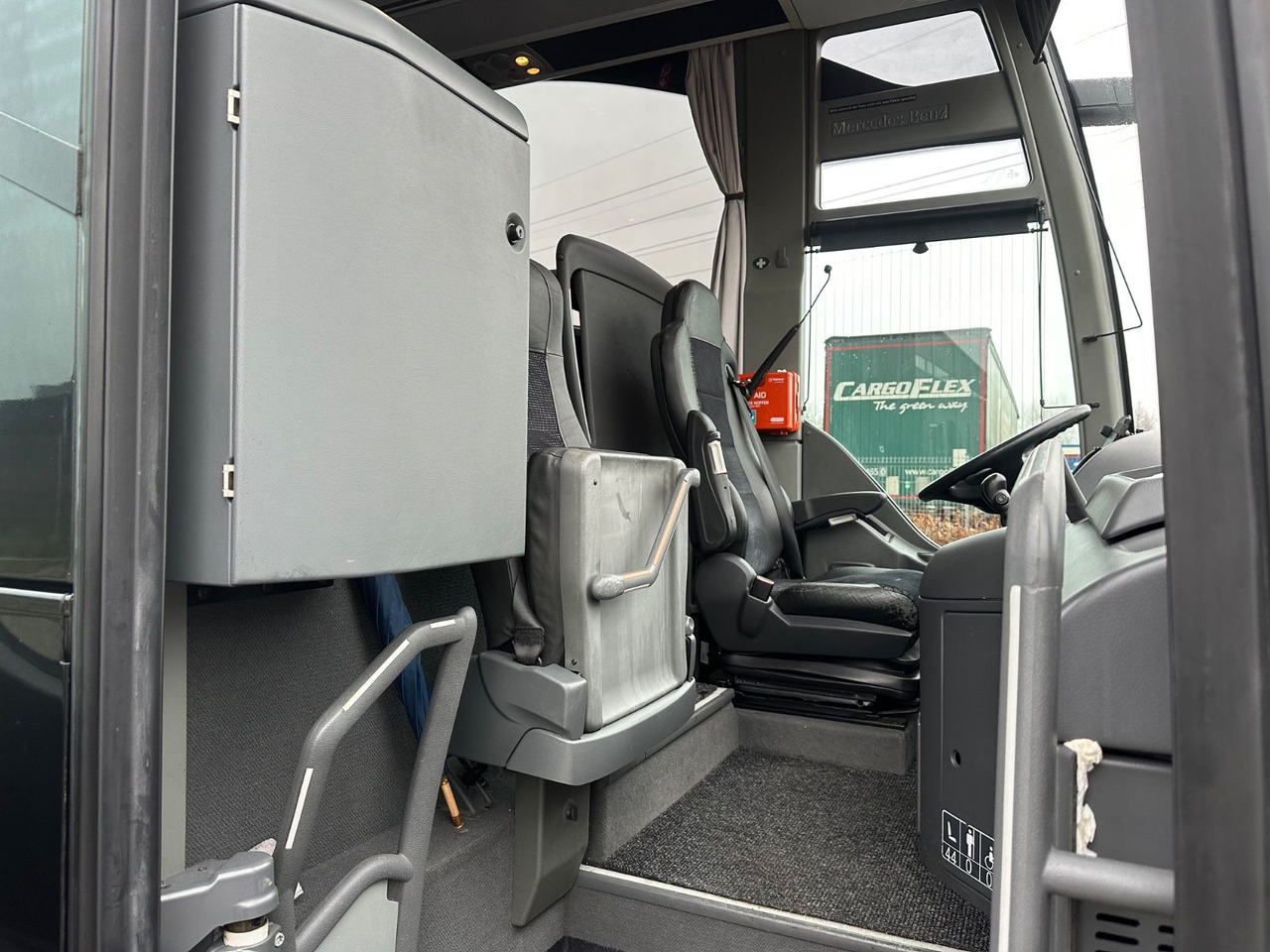 Coach Mercedes-Benz Tourismo O350 15 RHD (205 tKm*DE*TOP): picture 11 Coach Mercedes-Benz Tourismo O350 15 RHD (205 tKm*DE*TOP): picture 11