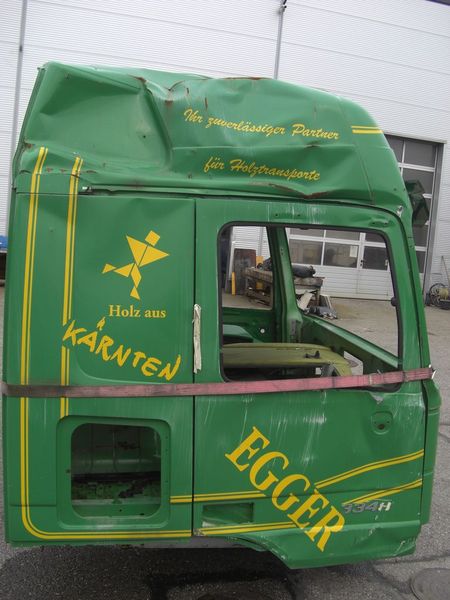 MERCEDES BENZ Actros MP2 Rohbau/Beschaedigt - Cab: picture 4 MERCEDES BENZ Actros MP2 Rohbau/Beschaedigt - Cab: picture 4